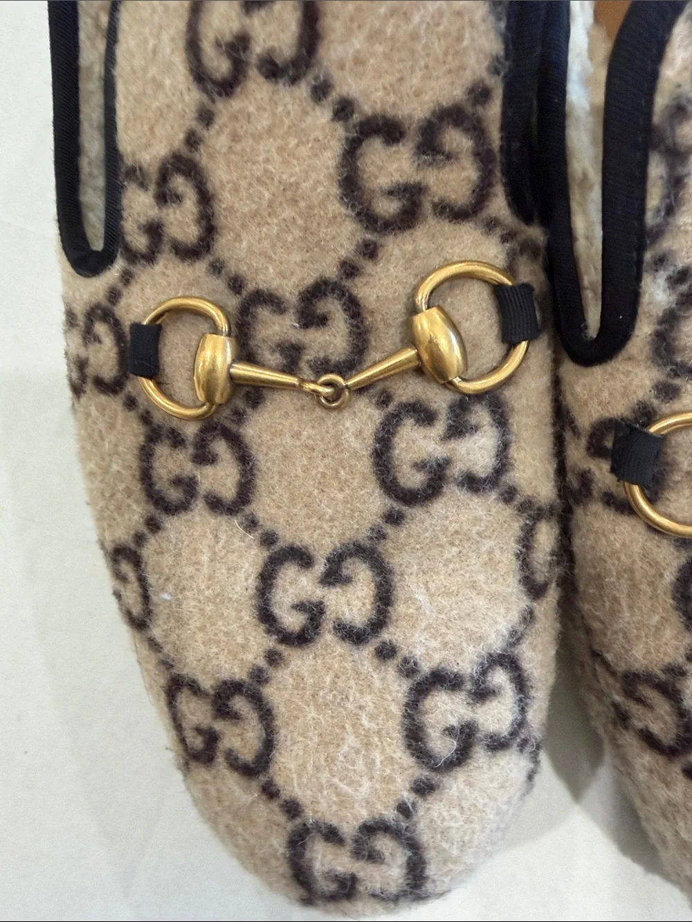 Gucci fría interlocking GG Horsebit loafer Beige Sz 10 men wool fur